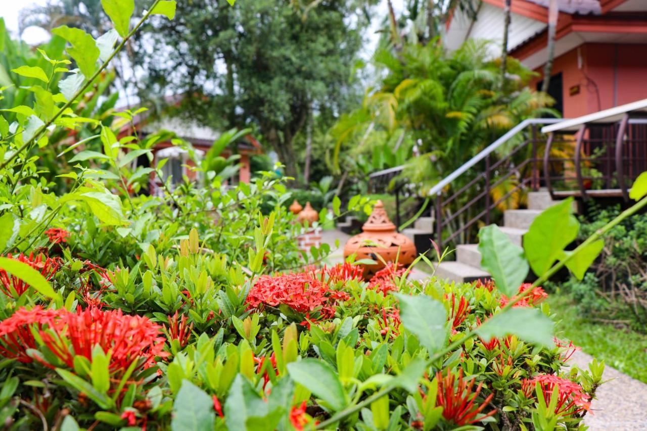 Andaman Seaside Resort - SHA Extra Plus Bang Tao Beach  Exterior foto